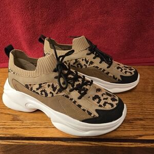 Stylish Leopard Print Sneakers